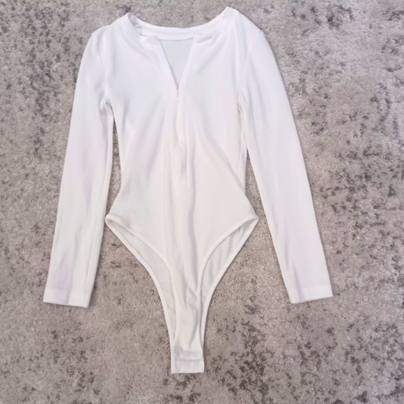 Zip up white bodysuit - Picture 10 of 13